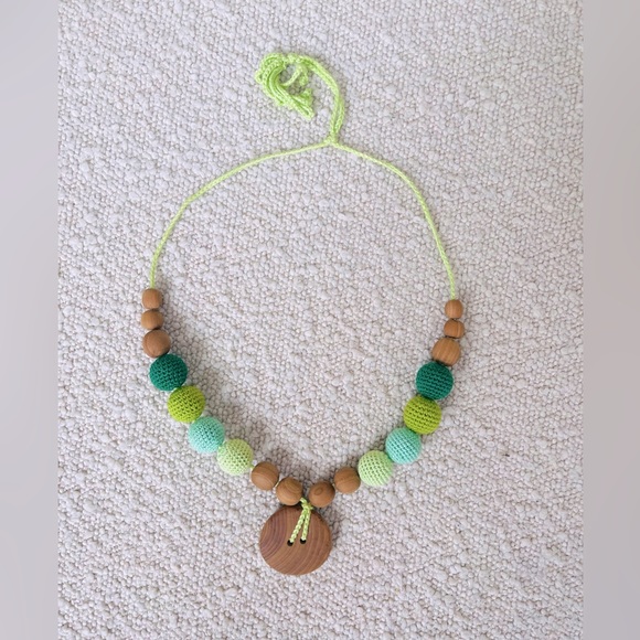 Woman’s chew beads / teething necklace. Handmade in New Zealand. Non toxic. - Picture 3 of 3